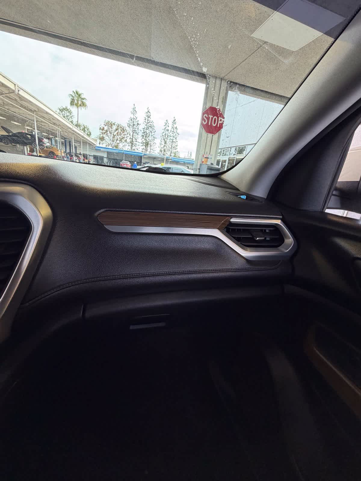 Used 2017 GMC Acadia SLE FWD image 20