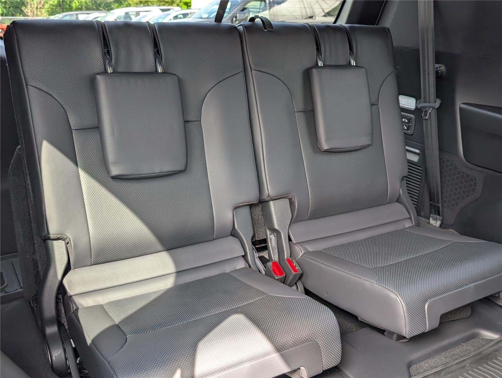 Used 2023 Lexus LX 600 4WD w/ Interior Upgrade Package image 13