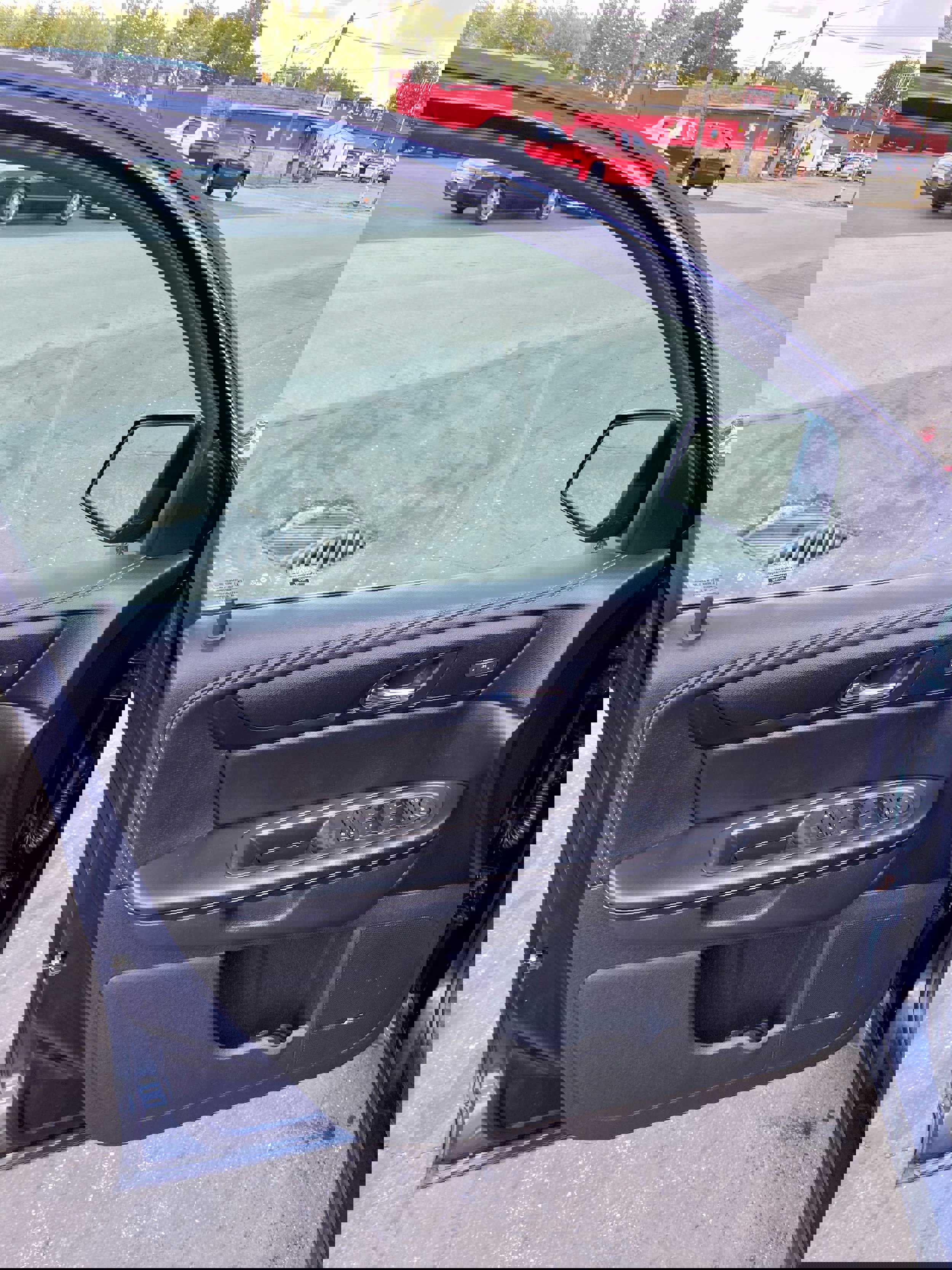 Used 2017 Chevrolet Traverse LT image 9