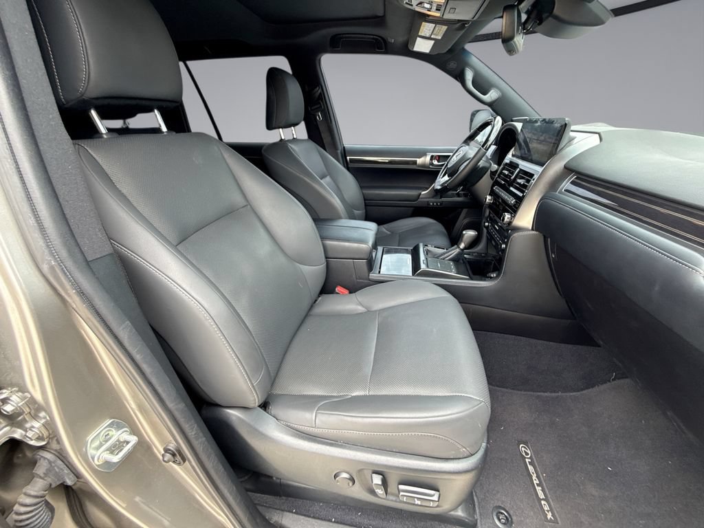 Used 2023 Lexus GX 460 Premium AWD/4WD image 16