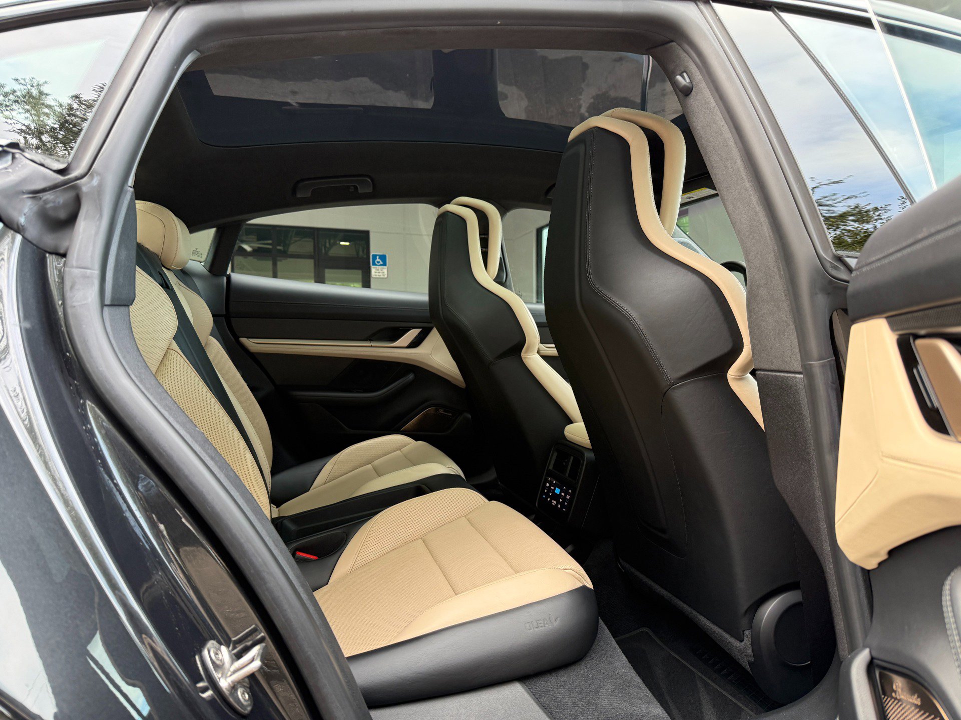 Used 2020 Porsche Taycan Turbo S image 35