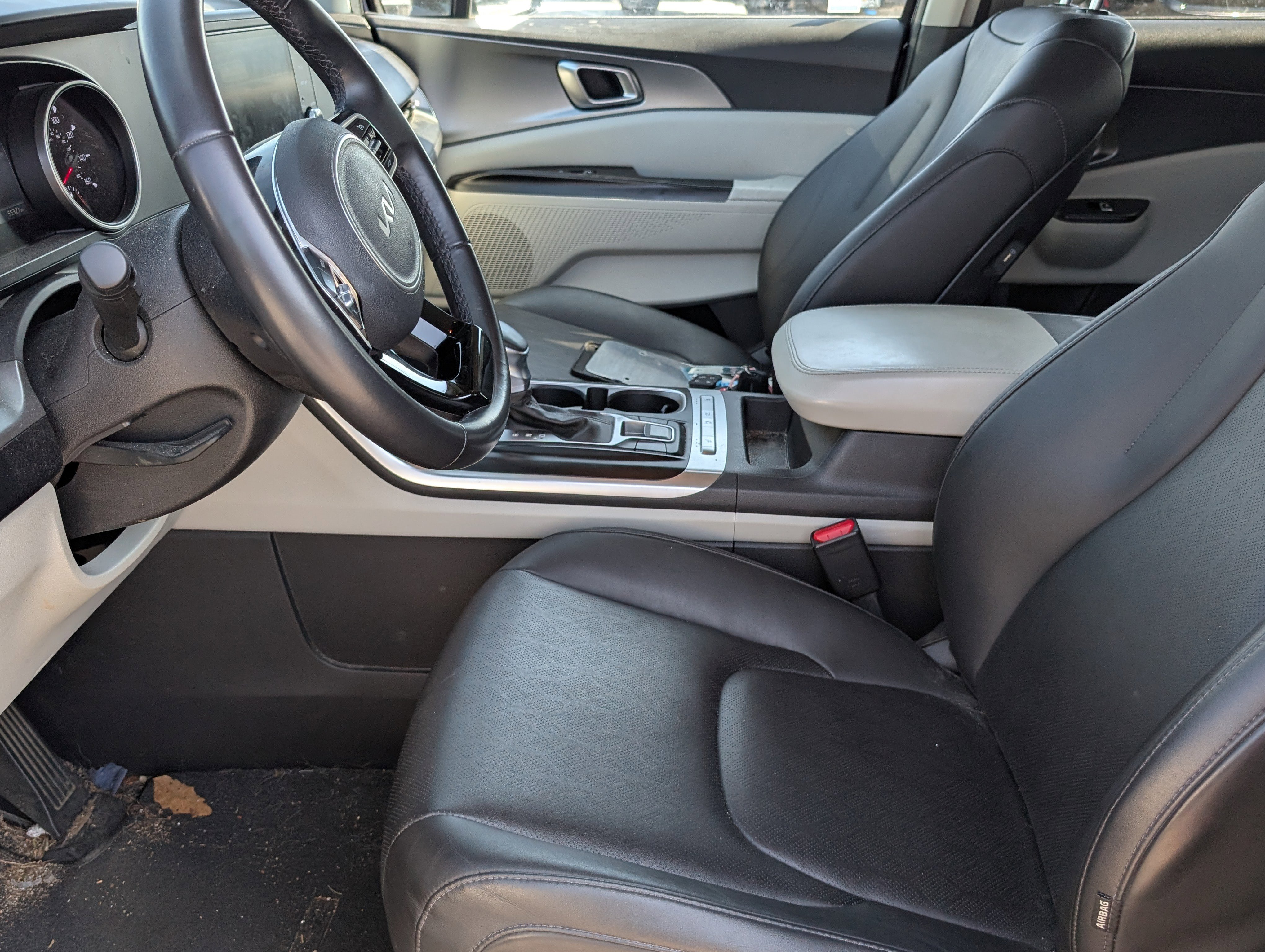 Used 2022 Kia Carnival LX FWD image 7