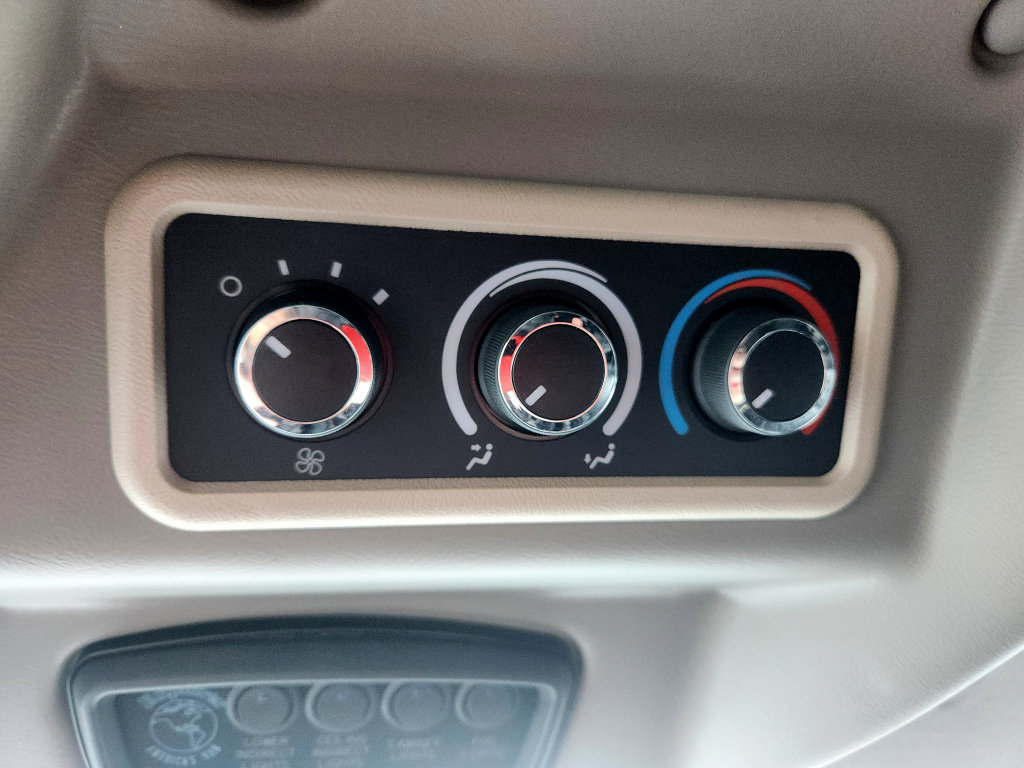 Used 2023 Chevrolet Express 2500 RWD image 42