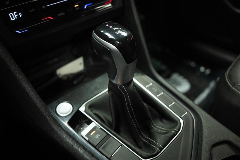 Used 2022 Volkswagen Tiguan SE w/ Panoramic Sunroof Package image 21