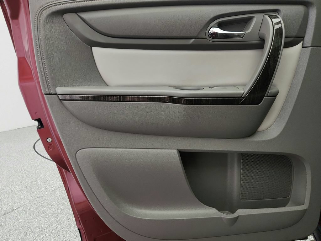 Used 2016 GMC Acadia SLT w/ Open Road Package FWD image 30