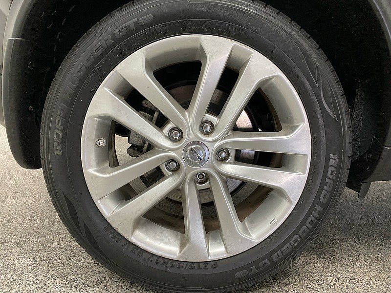 Used 2013 Nissan Juke S image 24