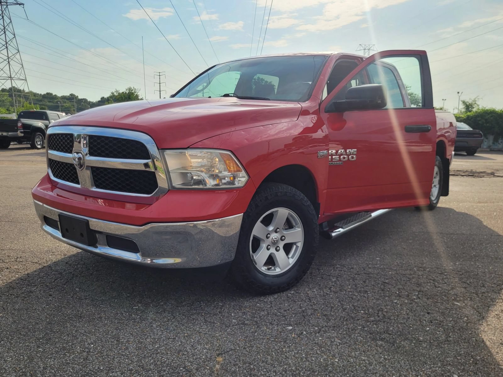 Used 2019 RAM 1500 Classic SLT AWD/4WD image 14