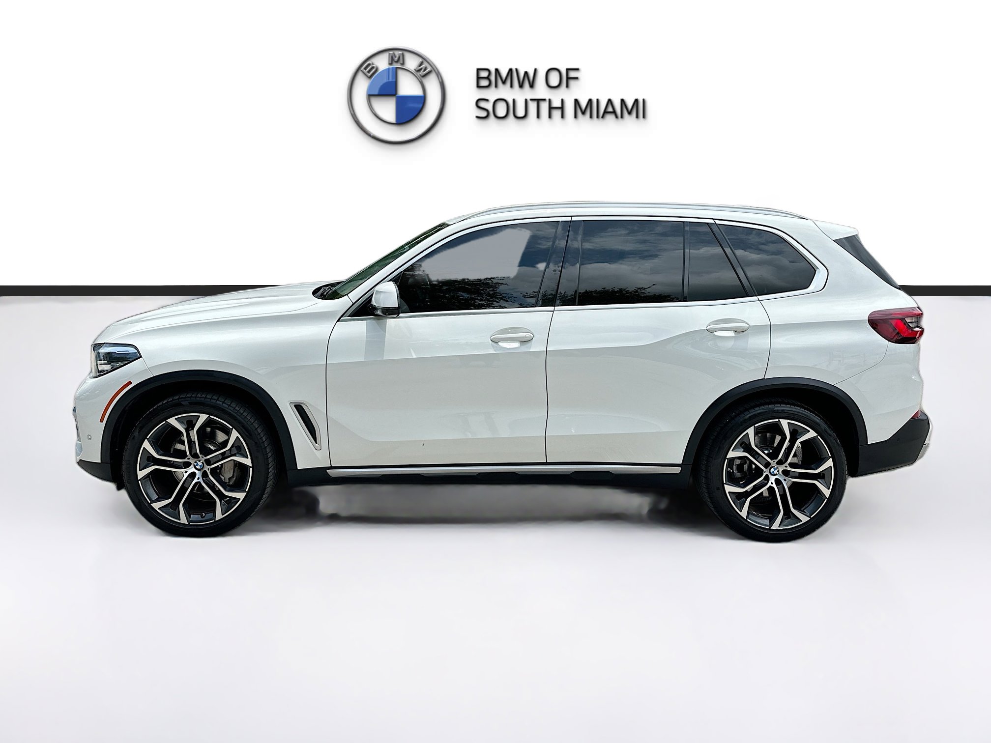 Used 2022 BMW X5 sDrive40i w/ Parking Assistance Package RWD image 4