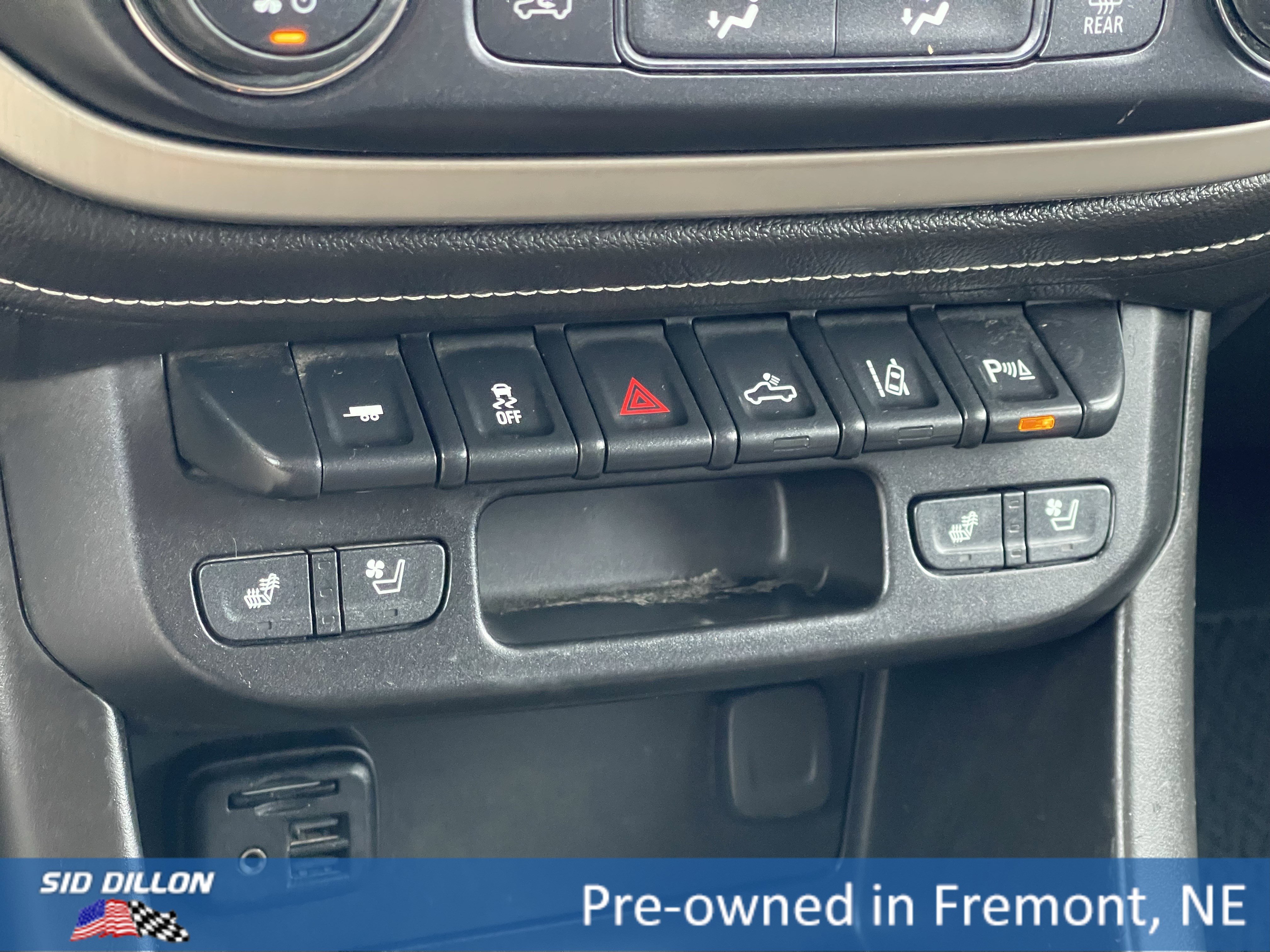 Used 2021 GMC Canyon Denali image 5