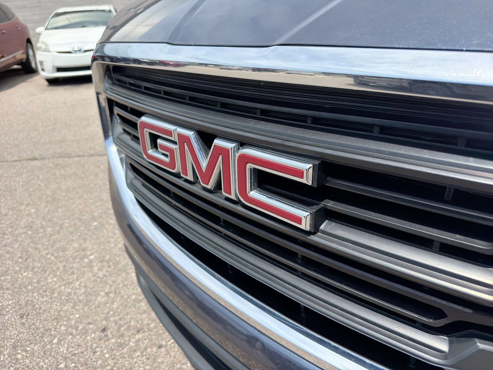 Used 2019 GMC Terrain SLE w/ Driver Convenience Package FWD image 16
