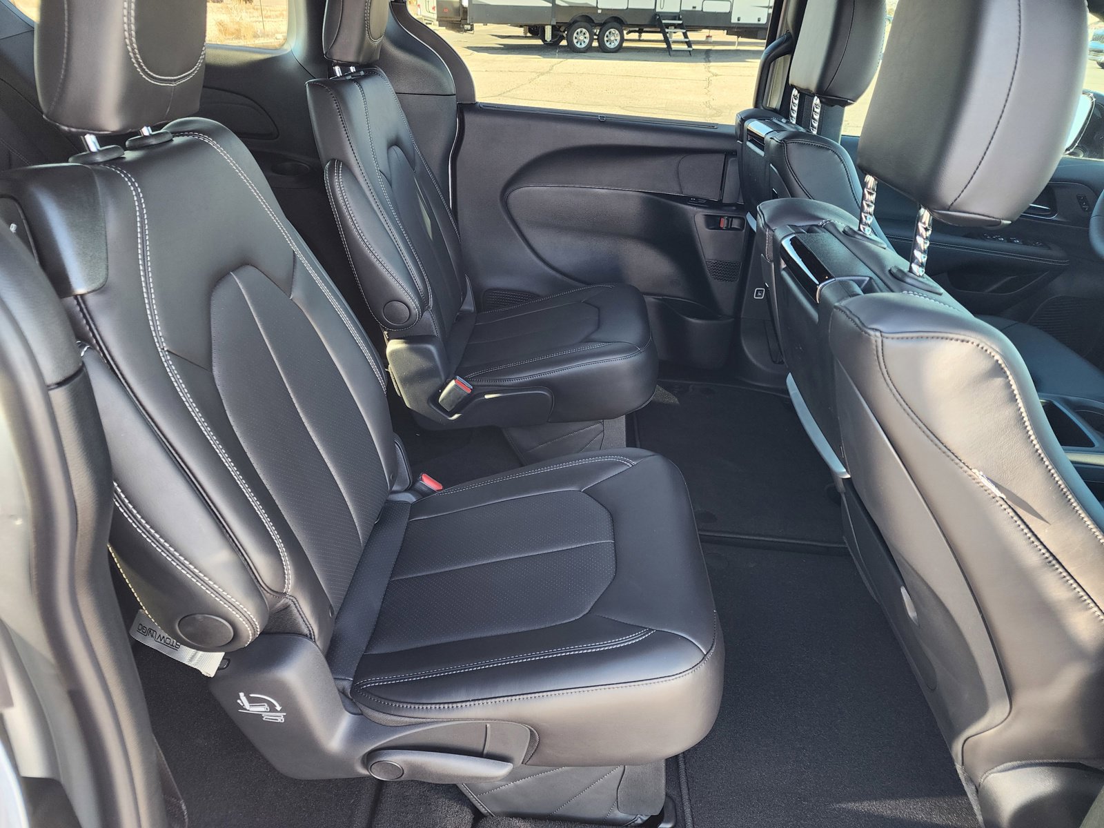 New 2026 Chrysler Pacifica Select FWD image 11