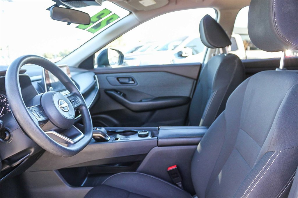 Used 2023 Nissan Rogue S image 22