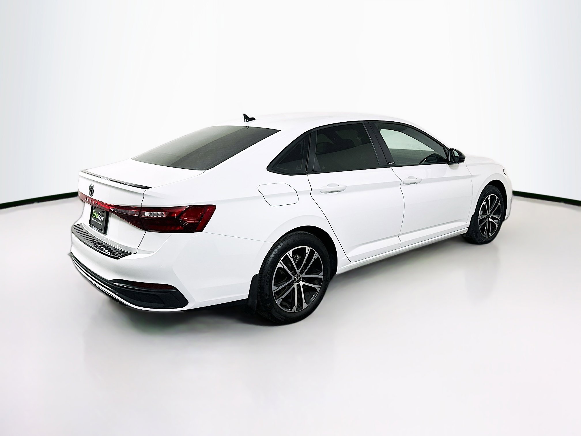 Used 2025 Volkswagen Jetta Sport image 9