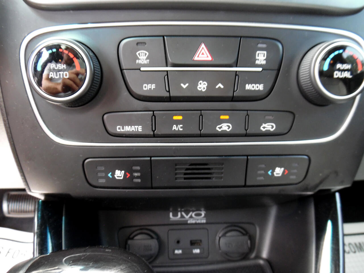 Used 2014 Kia Sorento SX image 16