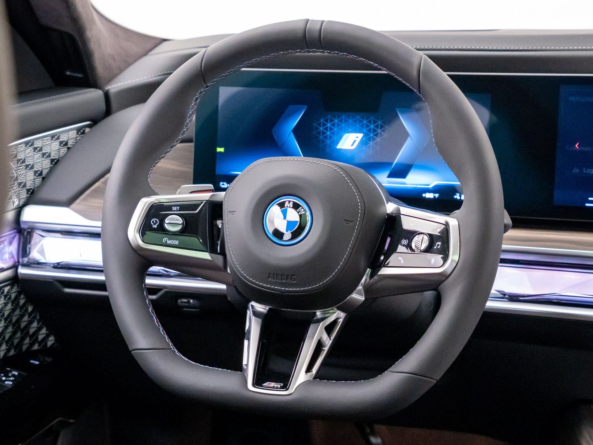 New 2026 BMW i7 M70 AWD/4WD image 12