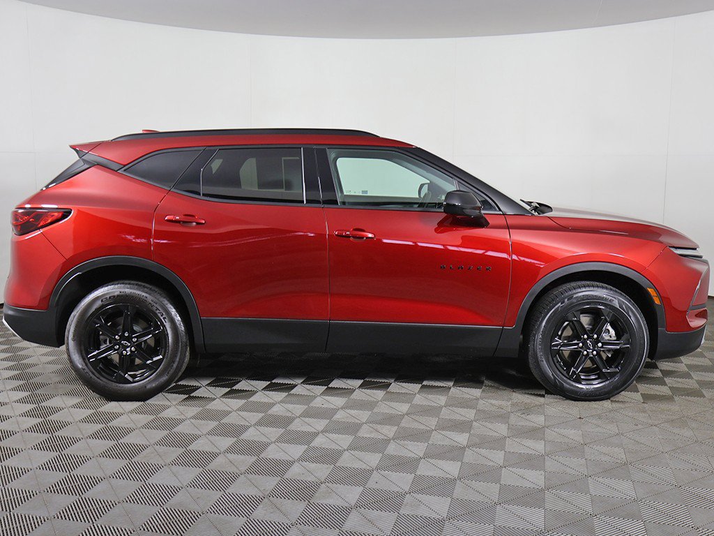 Used 2024 Chevrolet Blazer LT w/ Convenience Package FWD image 18