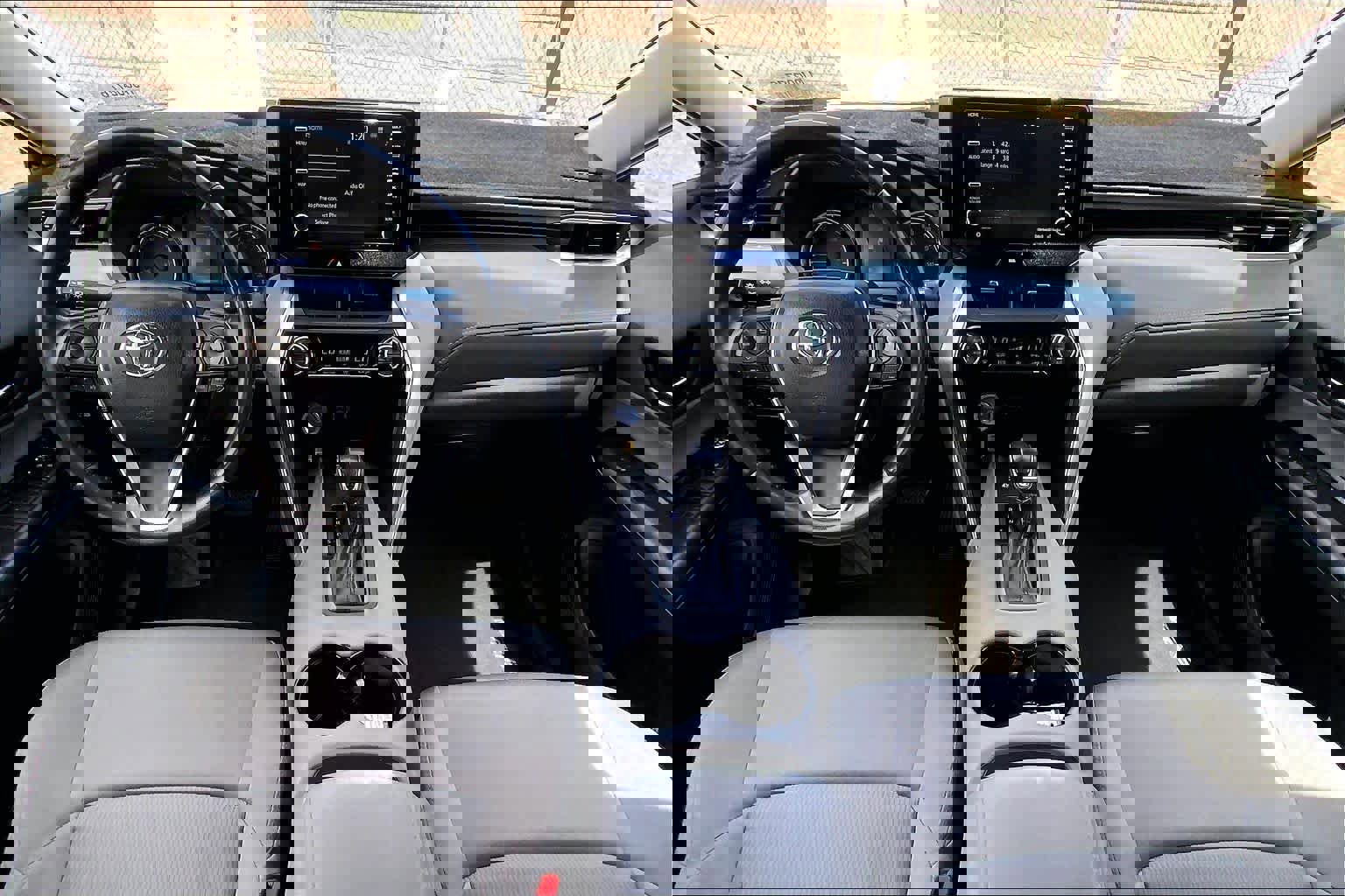 Used 2021 Toyota Venza LE w/ Carpet Mat Package (TMS) image 13