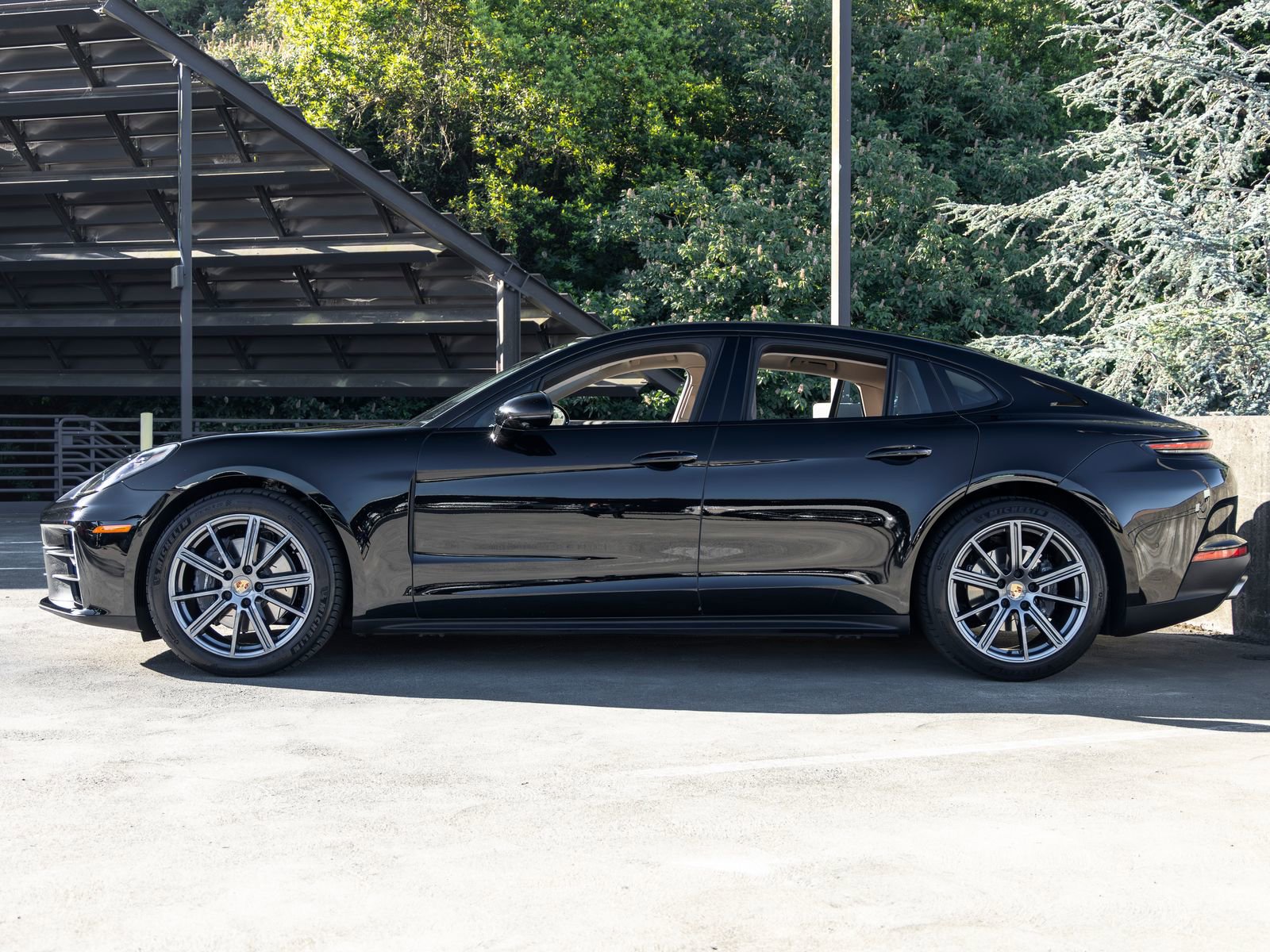 Certified 2025 Porsche Panamera RWD image 2
