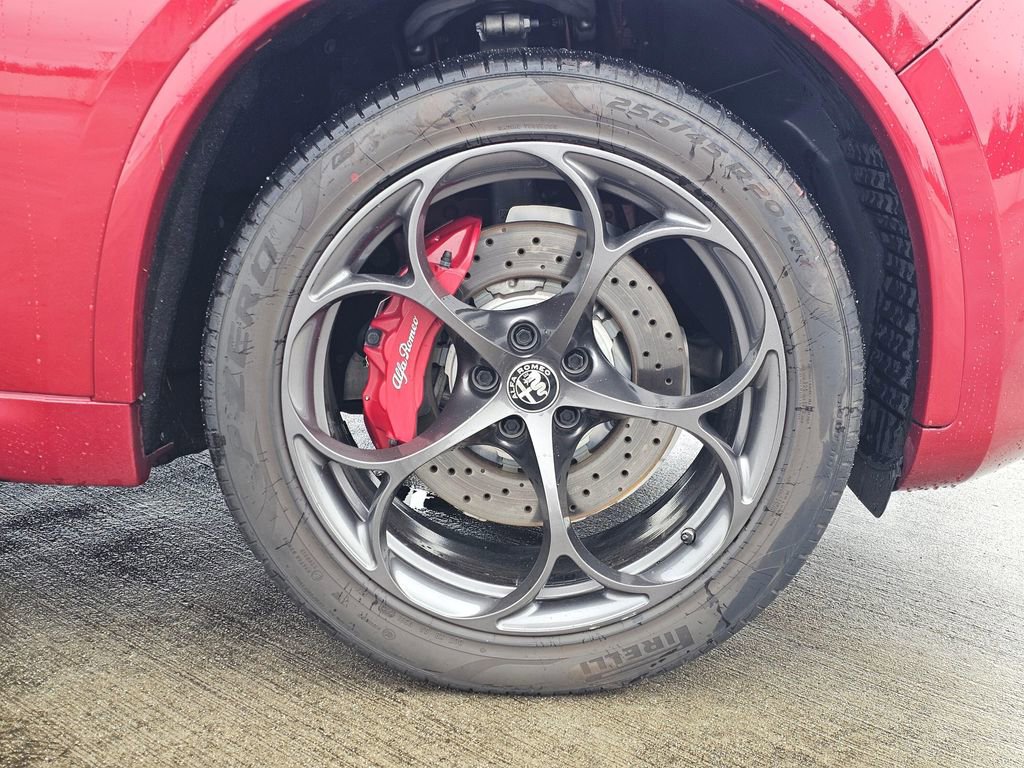 Used 2019 Alfa Romeo Stelvio Quadrifoglio image 9