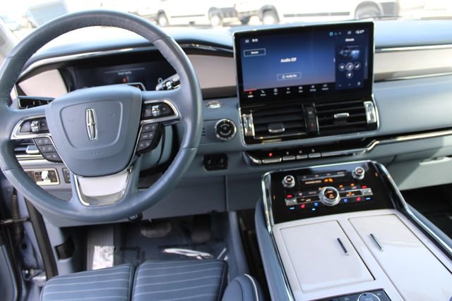 Used 2024 Lincoln Navigator Black Label AWD/4WD image 17