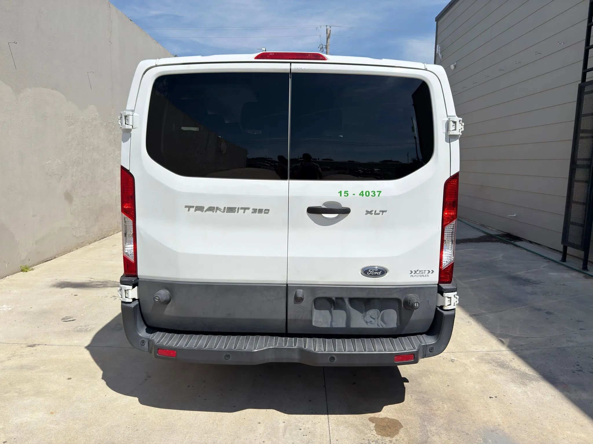 Used 2021 Ford Transit 350 XLT RWD image 6