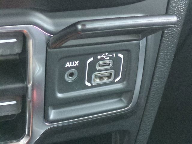 Used 2021 Jeep Wrangler Unlimited Sahara image 24