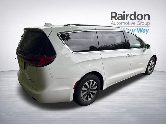 Used 2021 Chrysler Pacifica Touring-L FWD image 7