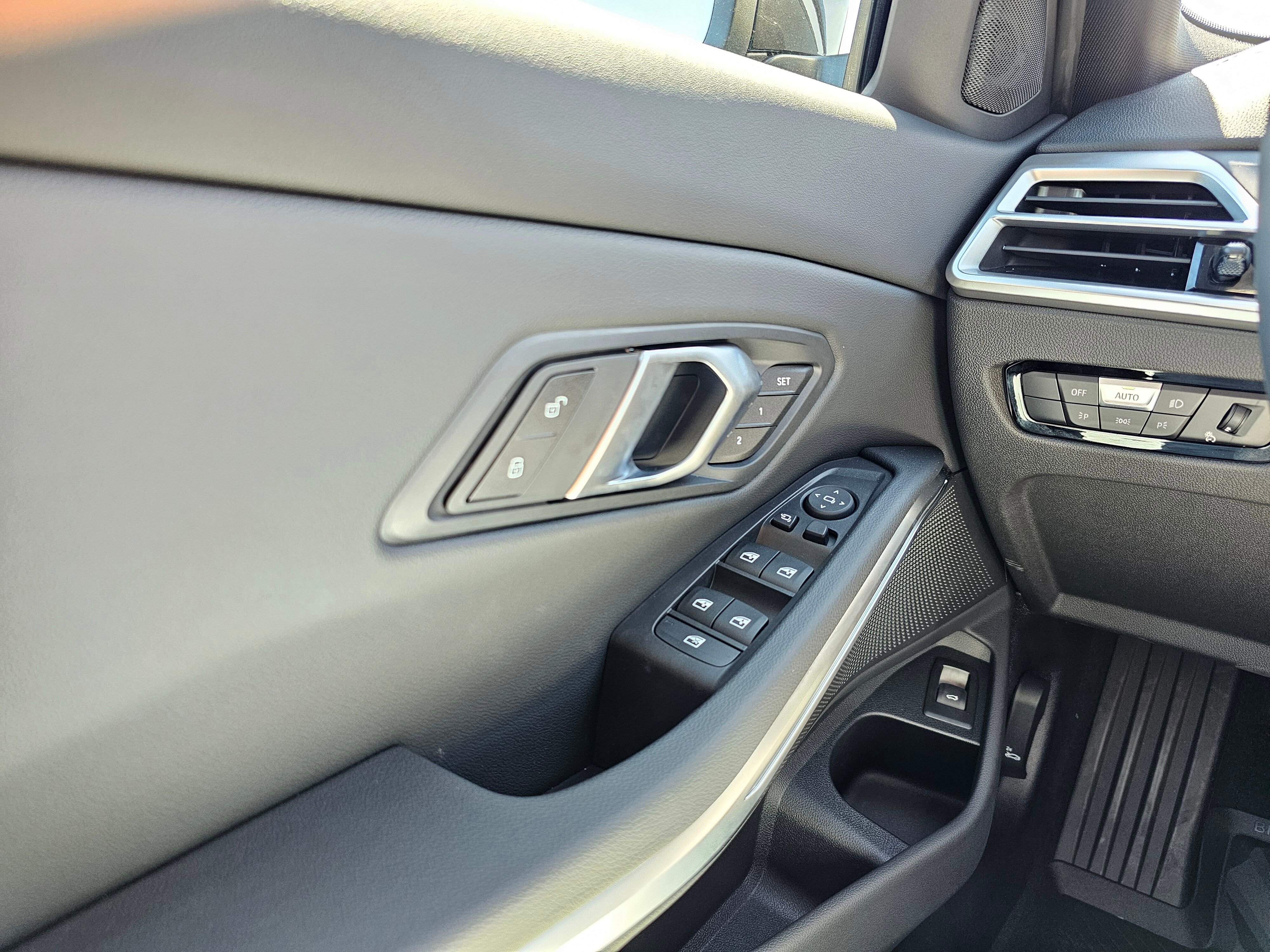 New 2025 BMW 330i xDrive Sedan w/ Premium Package image 28