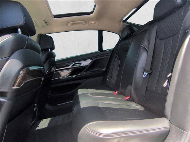 Used 2022 BMW 740i w/ Premium Package RWD image 18