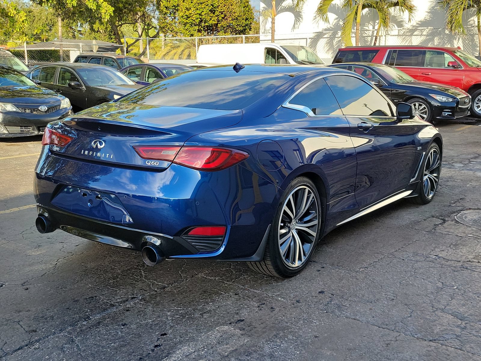 Used 2017 INFINITI Q60 3.0t w/ Premium Plus Package 3.0T AWD/4WD image 4