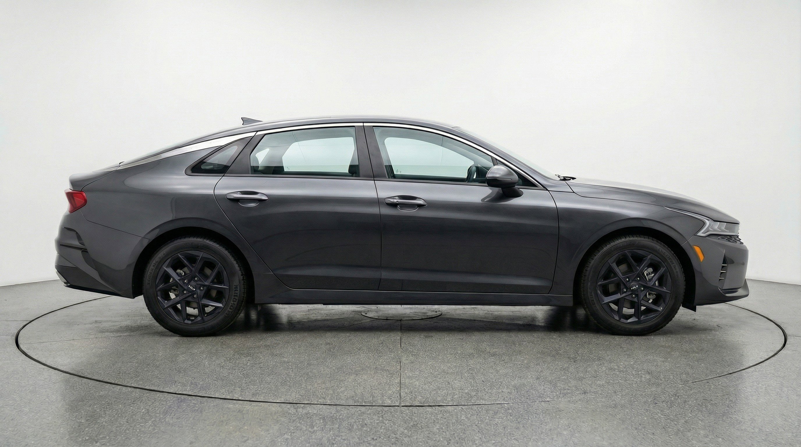 Used 2025 Kia K5 LXS image 11