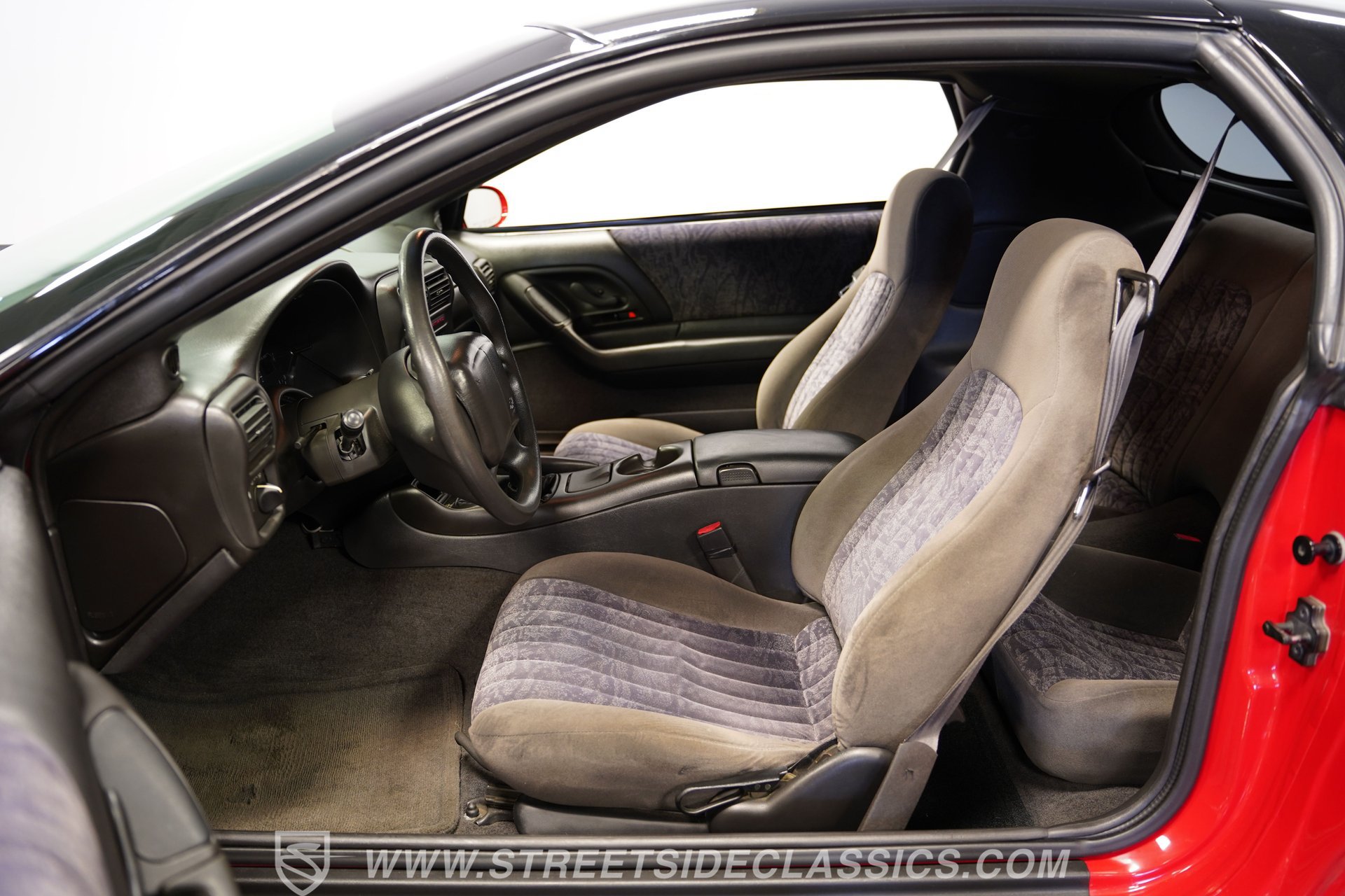 Used 2001 Chevrolet Camaro Z28 RWD image 39