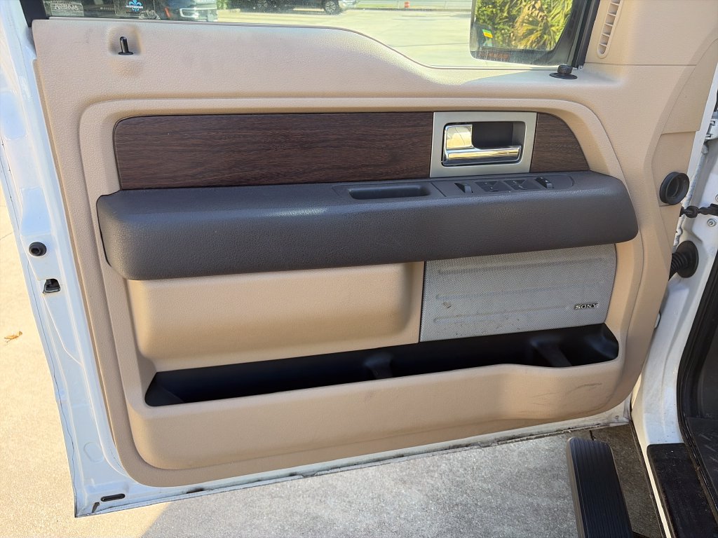 Used 2013 Ford F150 Lariat w/ Mid Equipment Group RWD image 8