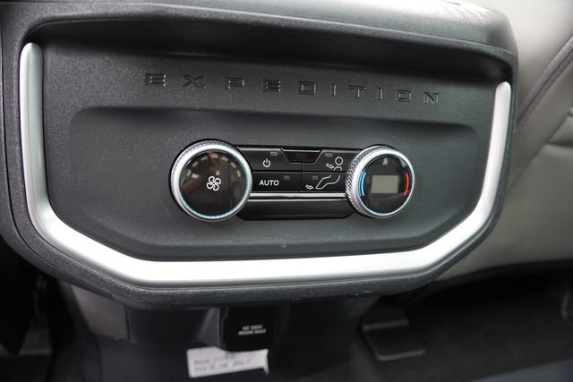 Used 2025 Ford Expedition Active AWD/4WD image 21
