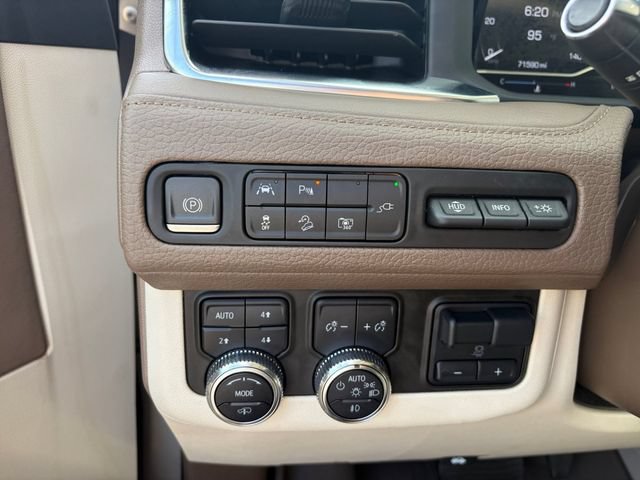 Used 2022 GMC Yukon XL Denali w/ Denali Ultimate Package AWD/4WD image 5