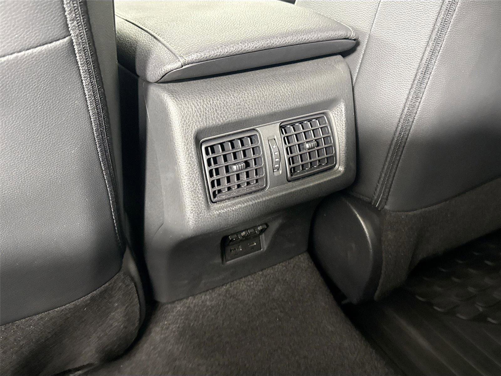 Used 2025 Toyota Camry XLE image 54