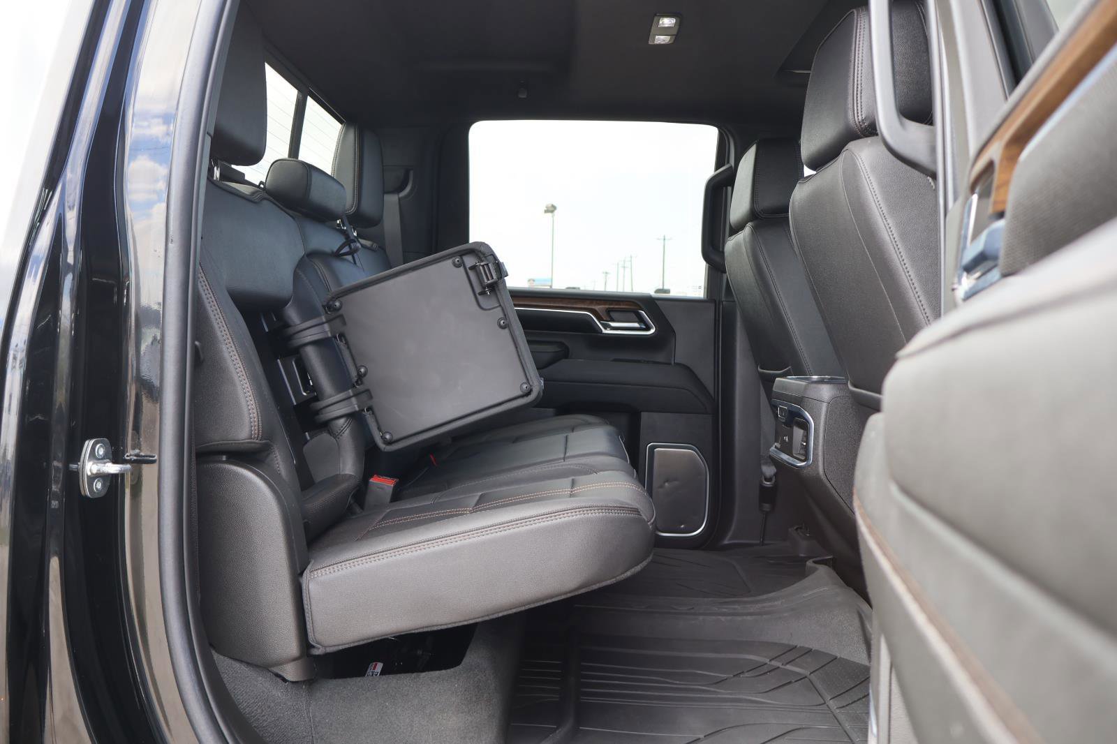 Used 2024 Chevrolet Silverado 2500 High Country w/ High Country Premium Package image 37