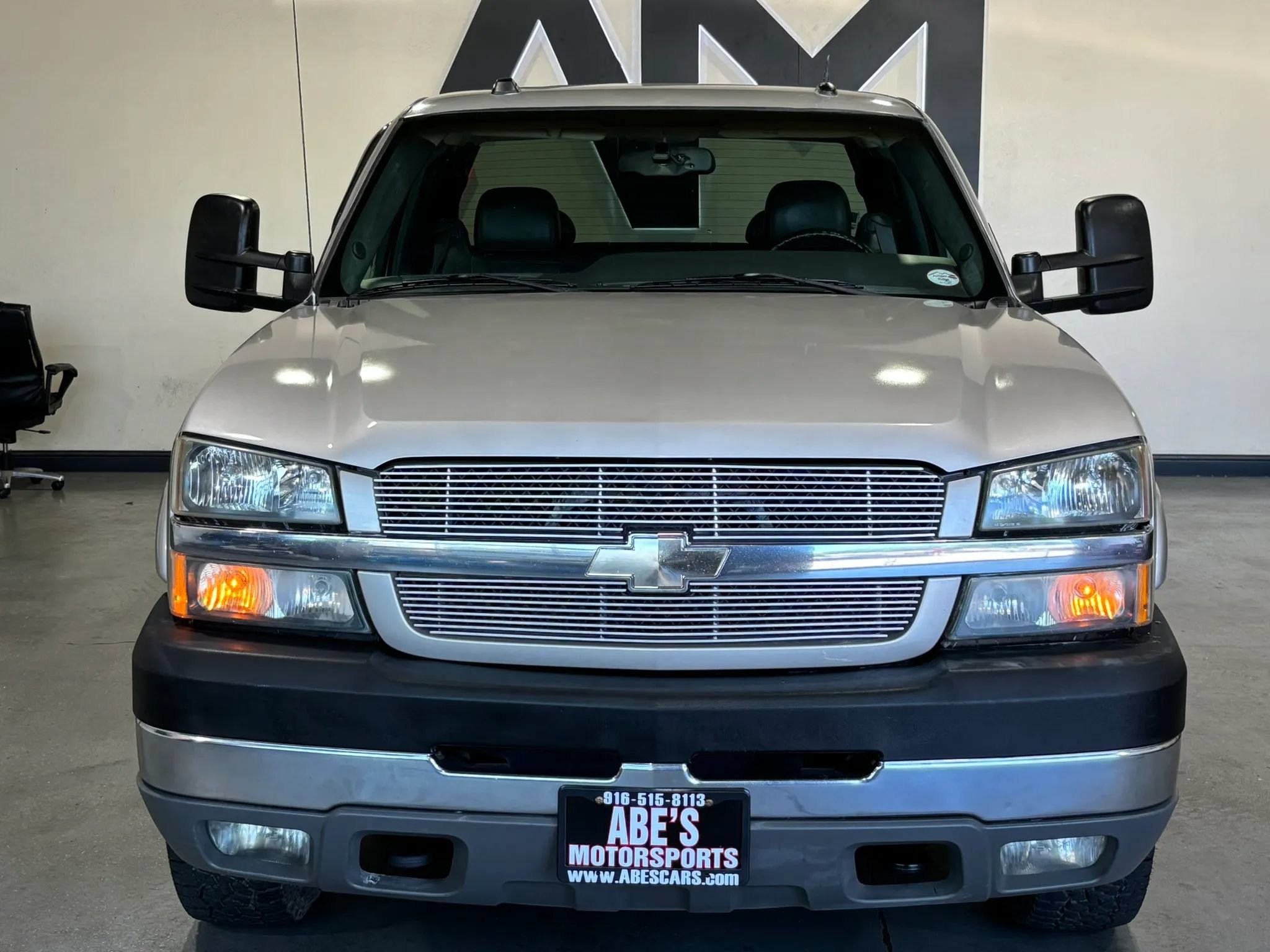 Used 2004 Chevrolet Silverado 2500 LT w/ Heavy-Duty Power Package AWD/4WD image 3