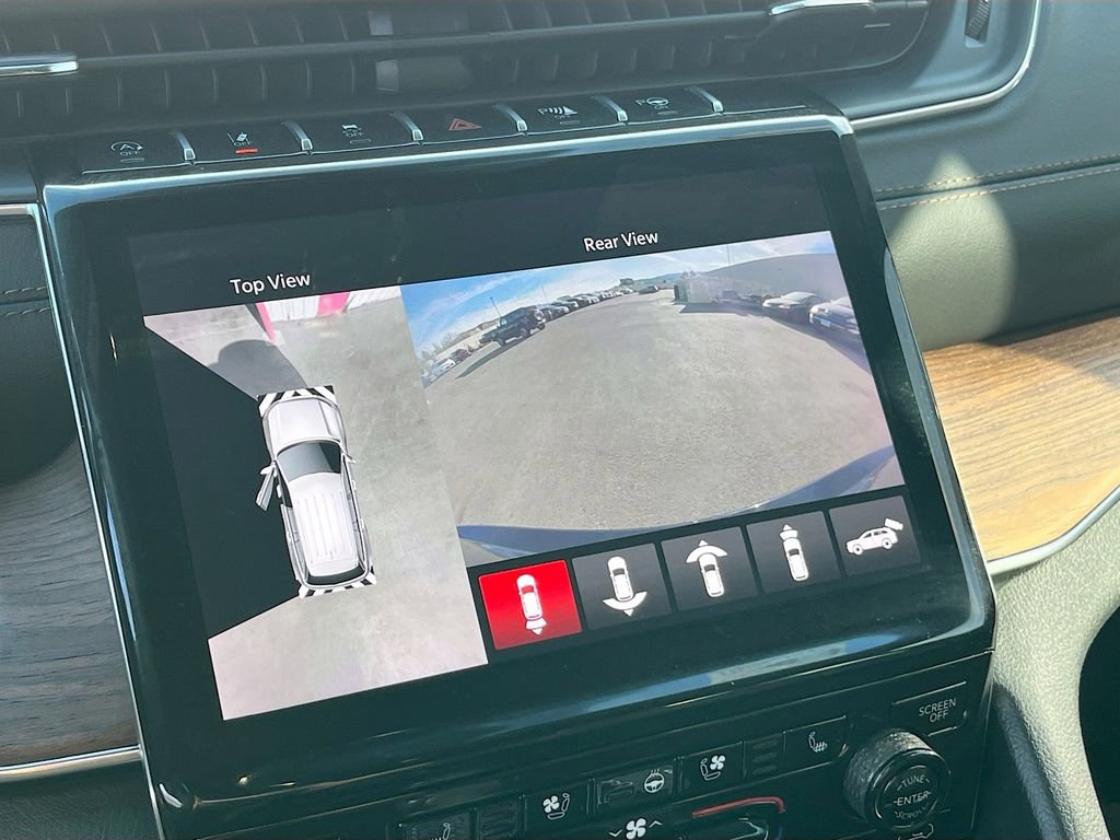 Used 2023 Jeep Grand Cherokee Summit image 14