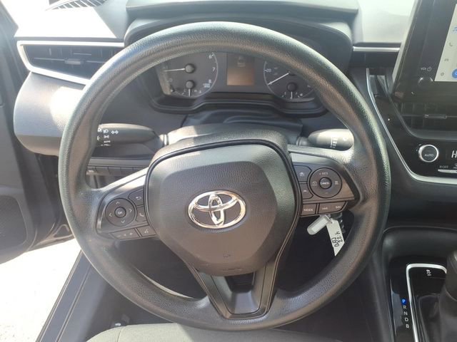 Used 2023 Toyota Corolla LE FWD image 5