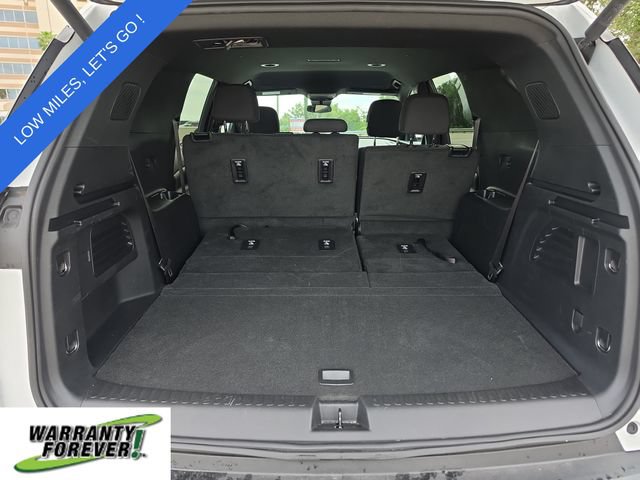 Used 2024 Chevrolet Traverse LS w/ Midnight/Sport Edition FWD image 6