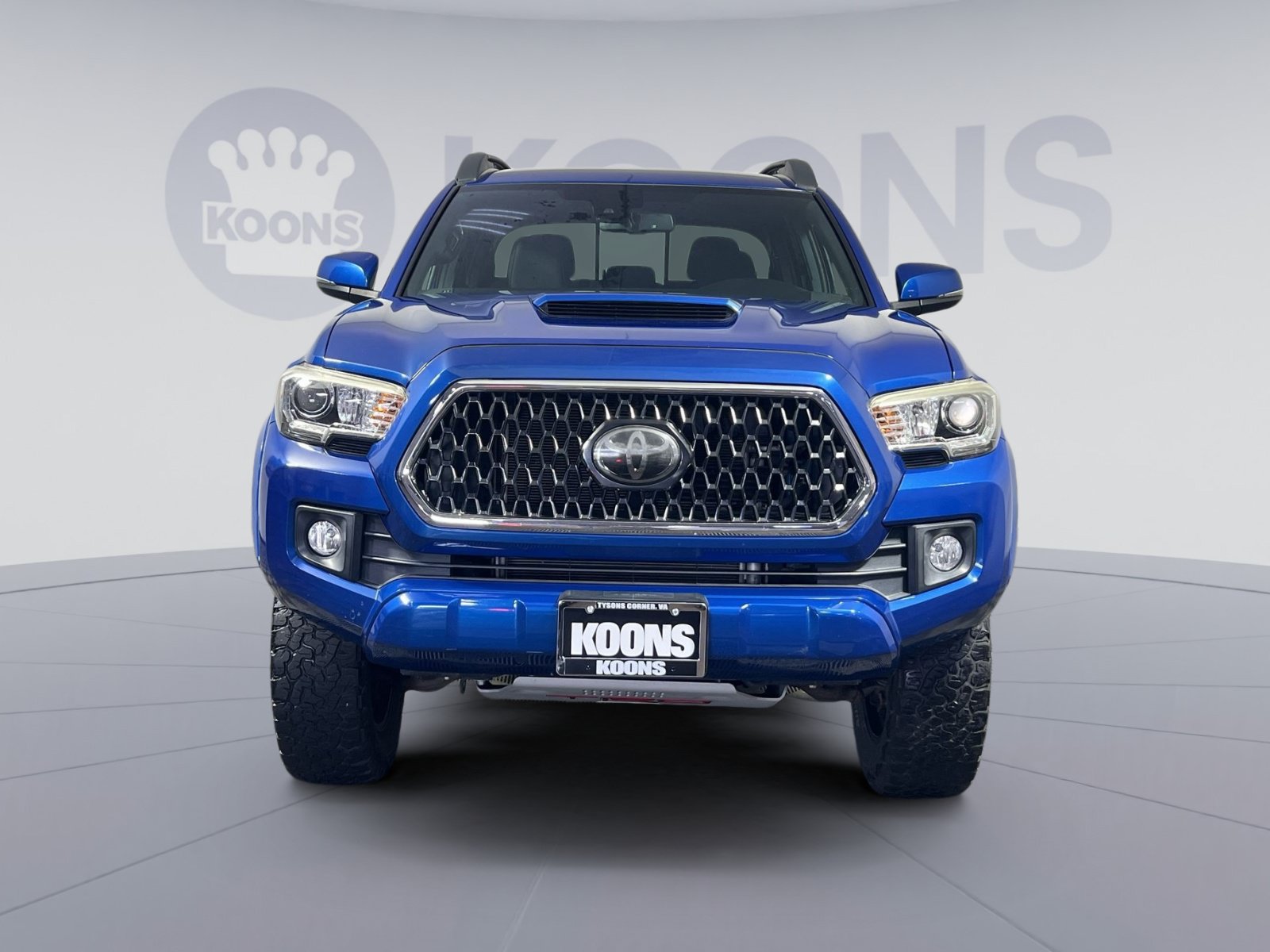 Used 2018 Toyota Tacoma TRD Sport w/ Technology Package AWD/4WD image 4