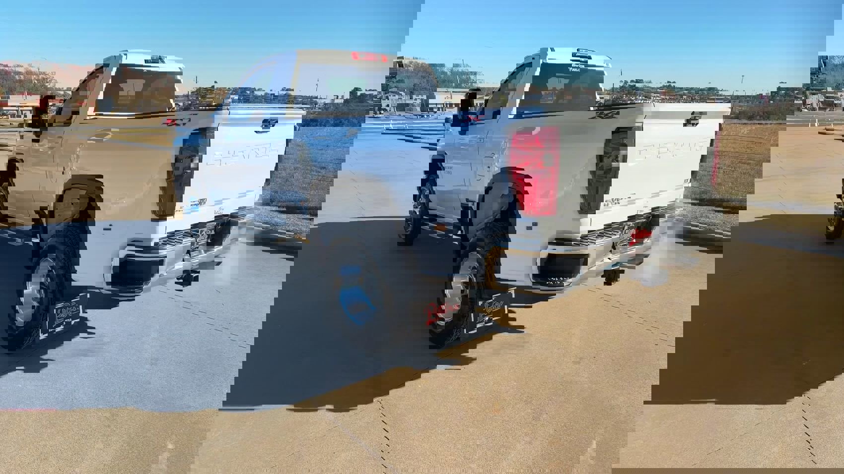 Used 2024 Chevrolet Silverado 3500 LT image 7