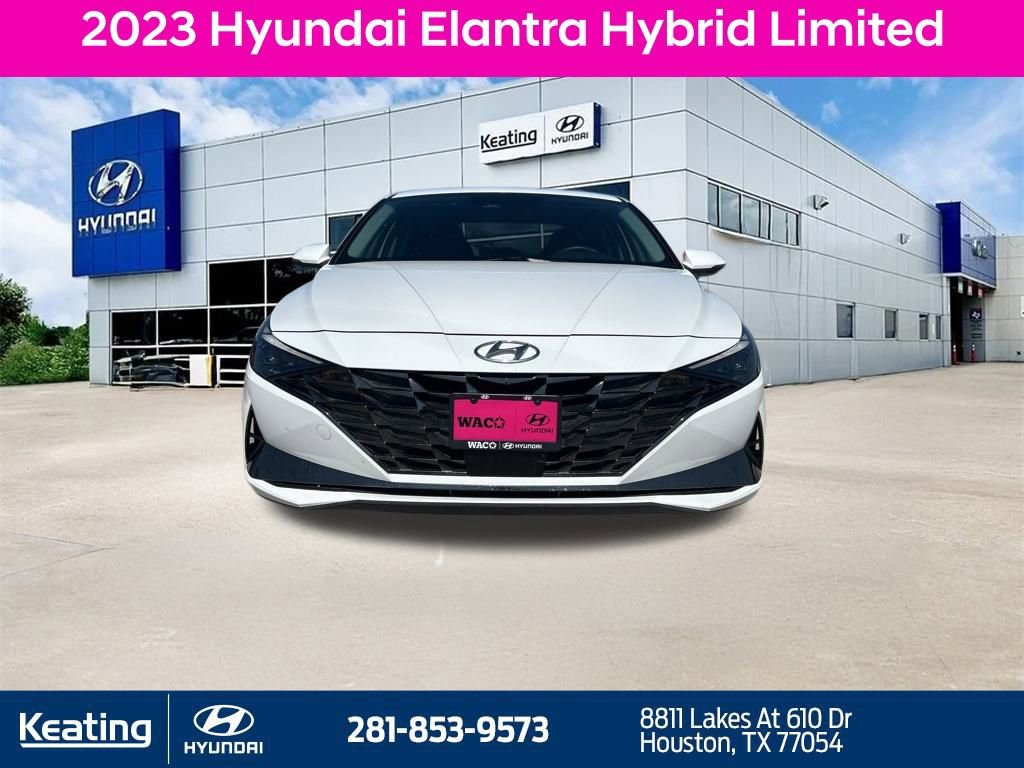 Used 2023 Hyundai Elantra Limited image 2
