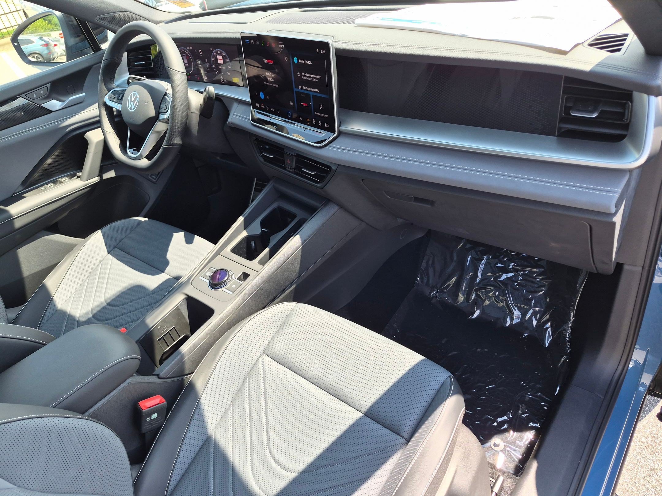 New 2026 Volkswagen Tiguan SE R-Line FWD image 36