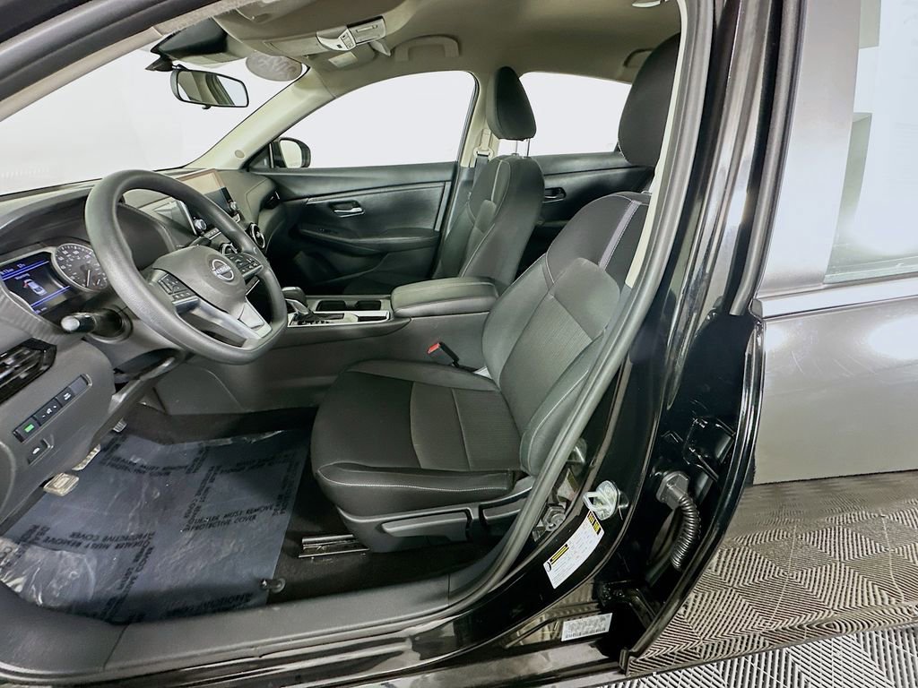 Used 2025 Nissan Sentra SV image 27