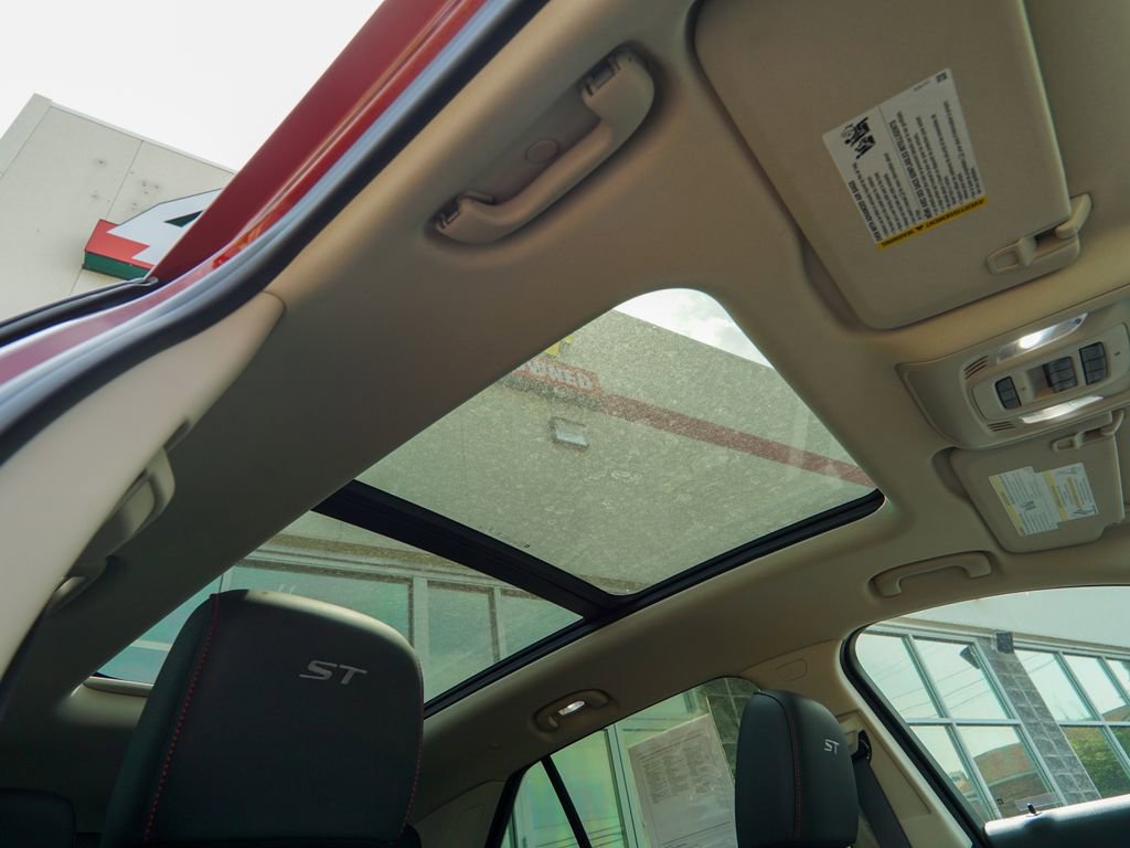Used 2022 Buick Envision Essence w/ Technology Package II FWD image 34