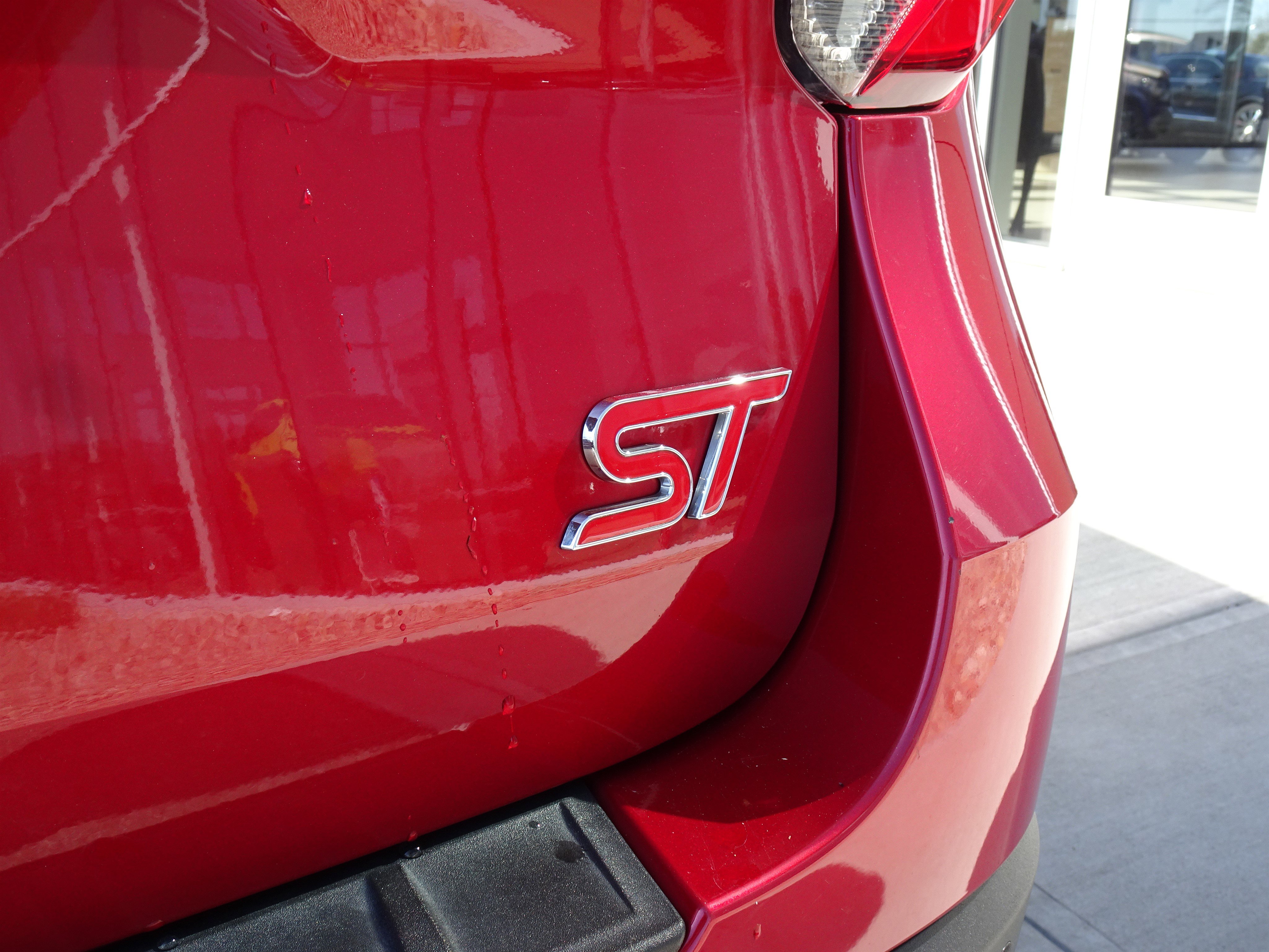 Used 2020 Ford Explorer ST w/ ST Street Pack image 5