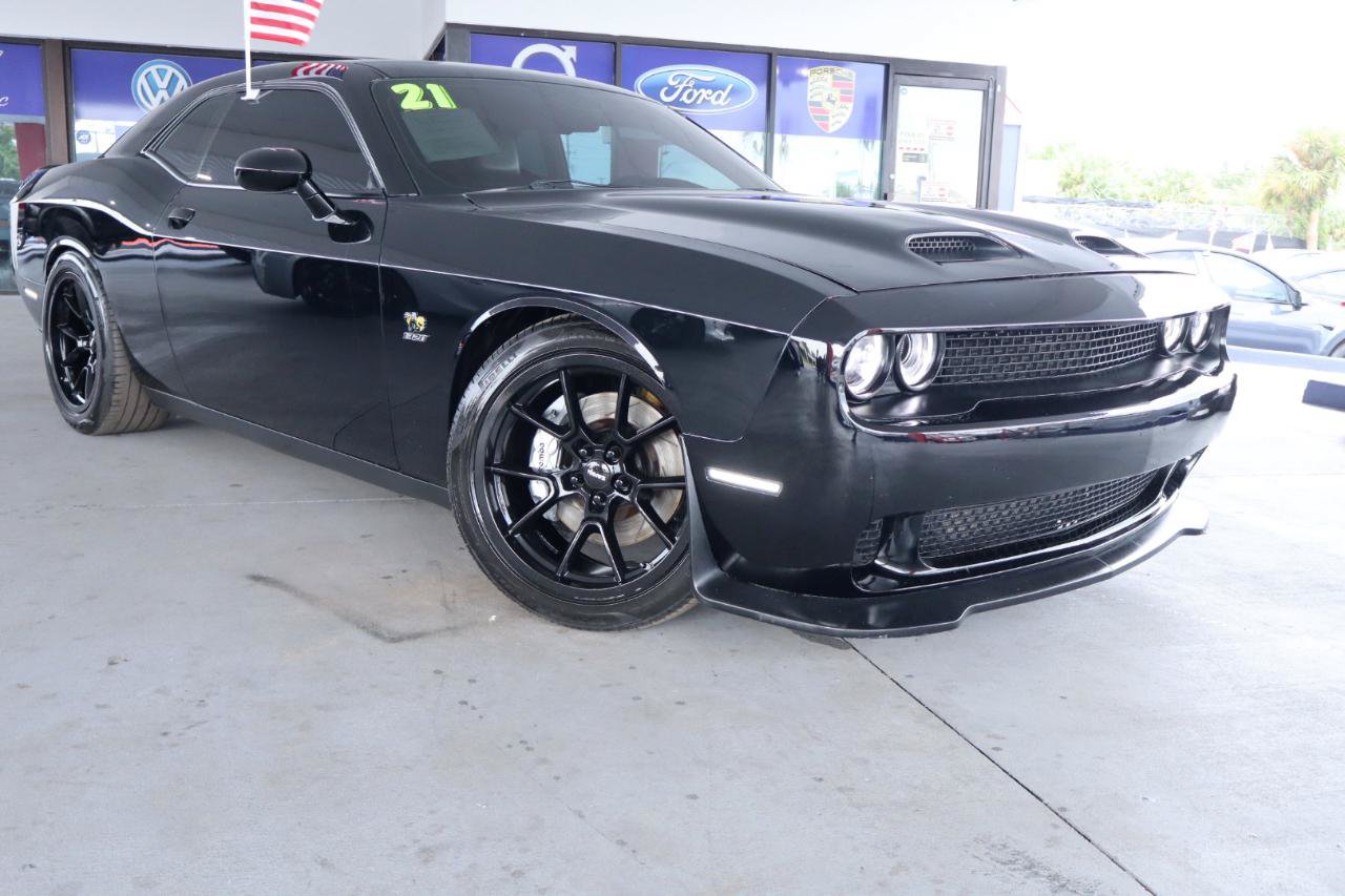 Used 2021 Dodge Challenger R/T Scat Pack w/ Driver Convenience Group RWD image 3