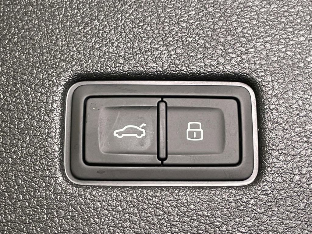 New 2026 Audi SQ8 Prestige image 21